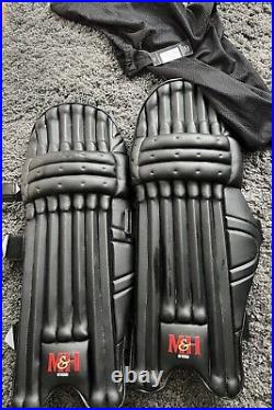 Millichamp and Hall S100 Black Batting Pads RRP £165 Men's Right Hand